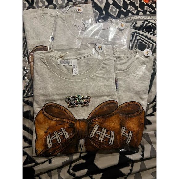 Bella + Canvas Women's Fall Vibes Football Graphic Tee multiple sizes - Picture 3 of 4